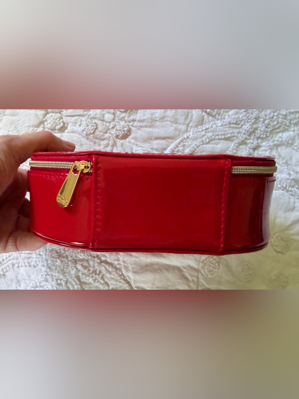 NEW Dior Red Patent Pleather Cosmetic Pouch w Gold Tone Hardware & Red Interior - Picture 5 of 9